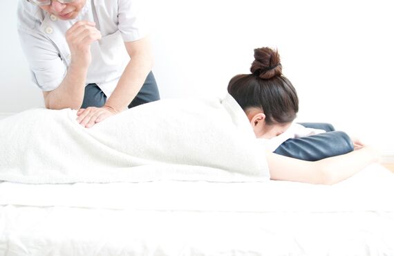 三苫の整骨院は慢性的な腰痛にも原因を追究した施術で対応しております